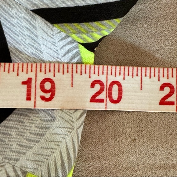 MICHAEL KORS- Neon Geometric, Black and Green Top. Roll up Sleeves. Size… - Picture 8 of 9